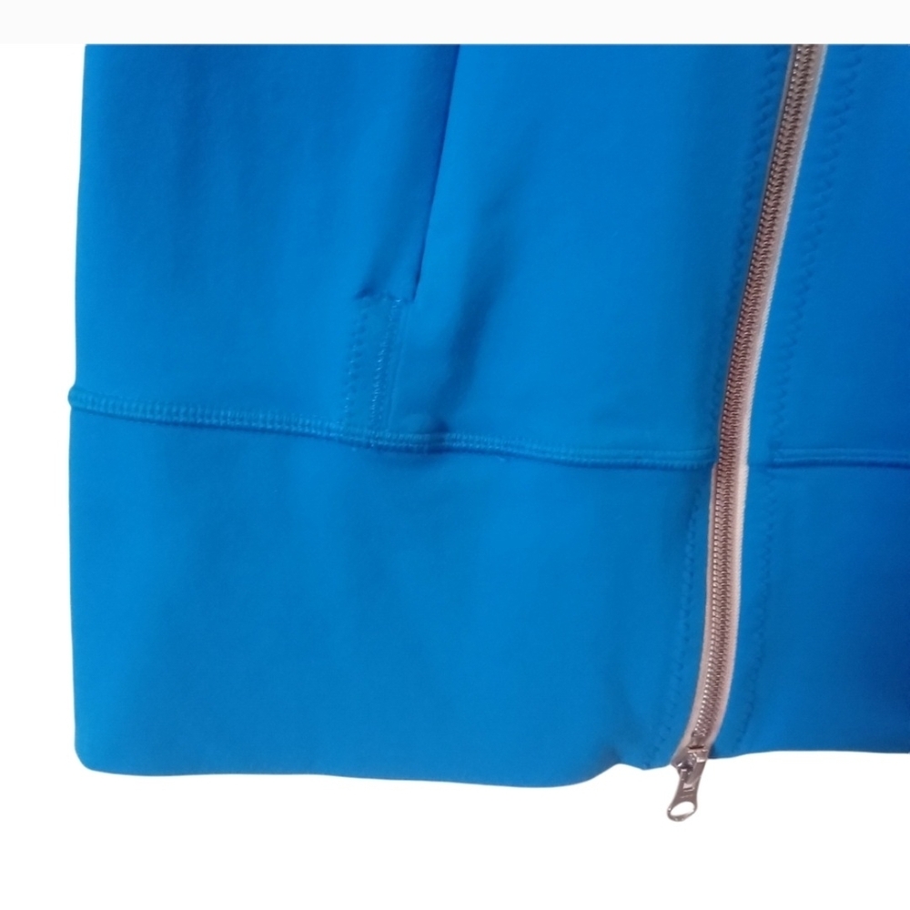 Lululemon Daily Yoga Jacket Size 2 Beaming Blue Striped Fully Zip Streched Top - Picture 5 of 9